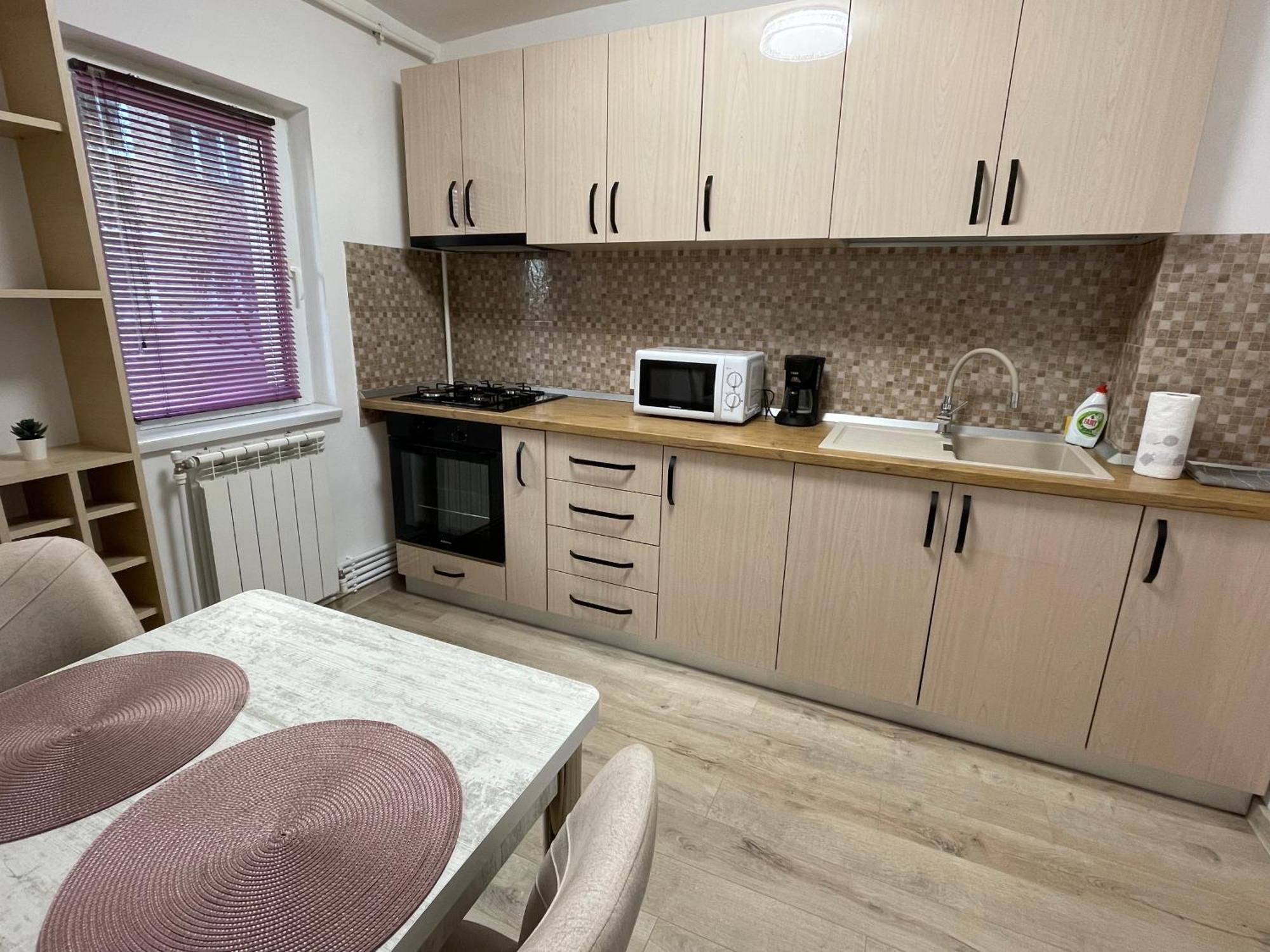 Grove Apartment Buzău Exteriör bild